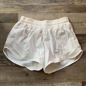 Lululemon Hotty Hot shorts 4”